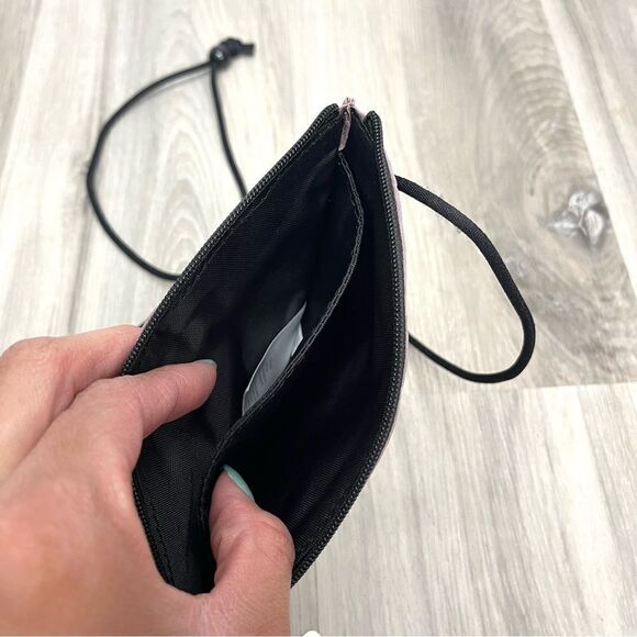 Athleta Wearable Lanyard Mask Bag NWT - Picture 4 of 7